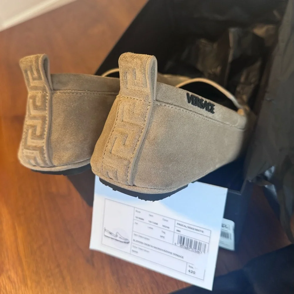 NWT Versace Villa Suede Driving Greca Loafers Sand Beige US 9 Size 42